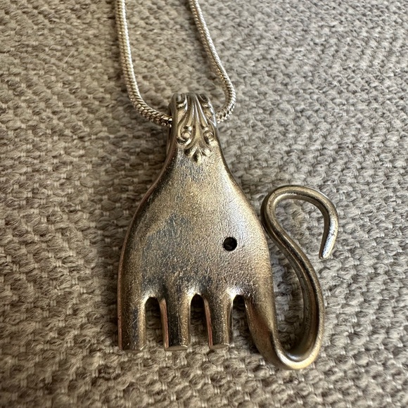 Small Elephant Fork Necklace - Picture 5 of 7